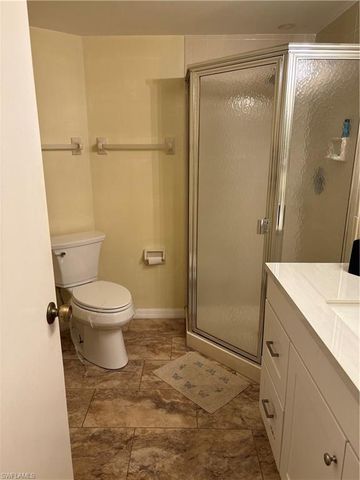 9285 Lake Park DR 101, Fort Myers, FL 33919