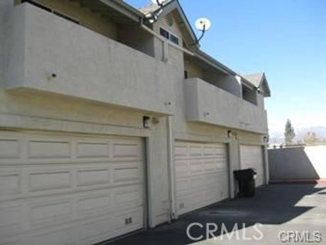 1425 S White, Pomona, CA 91766