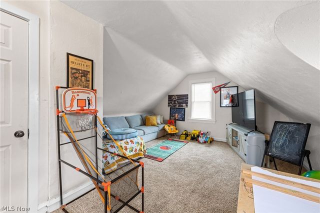 2195 Arthur Avenue, Lakewood, OH 44107