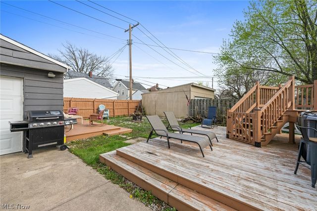 2195 Arthur Avenue, Lakewood, OH 44107