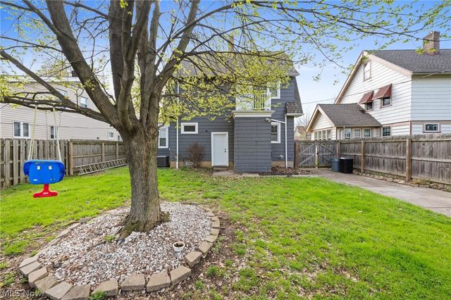 2195 Arthur Avenue, Lakewood, OH 44107