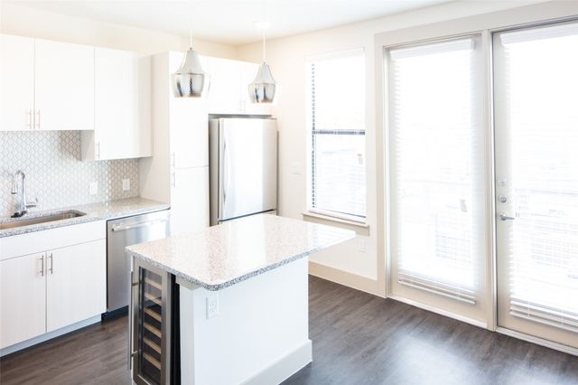 2103 Moser Avenue 206, Dallas, TX 75206