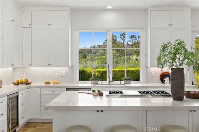 28 Sandy Cv, Newport Coast, CA 92657