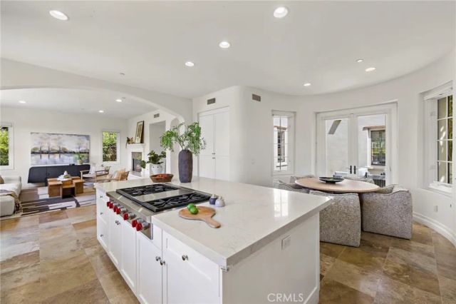 28 Sandy Cv, Newport Coast, CA 92657