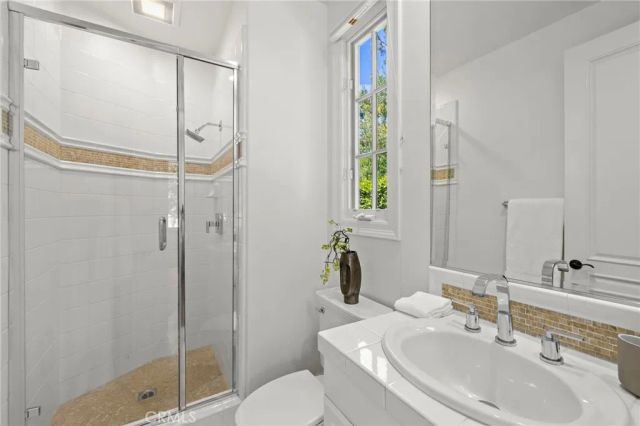 28 Sandy Cv, Newport Coast, CA 92657