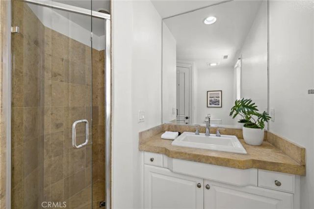 28 Sandy Cv, Newport Coast, CA 92657