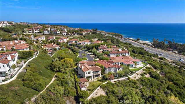 28 Sandy Cv, Newport Coast, CA 92657