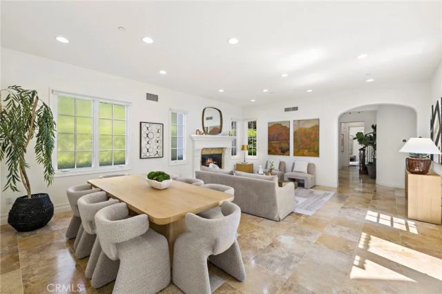 28 Sandy Cv, Newport Coast, CA 92657
