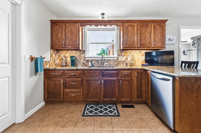 136 General Cleburne Drive, Richmond, KY 40475