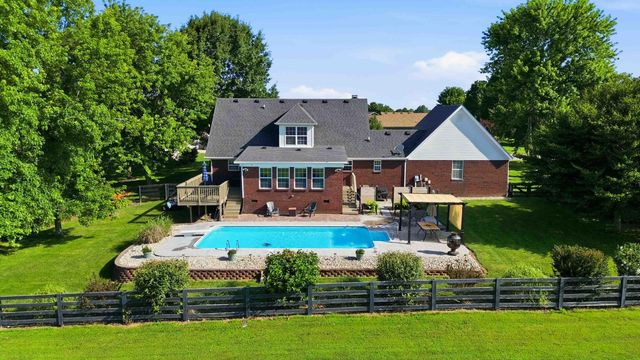136 General Cleburne Drive, Richmond, KY 40475