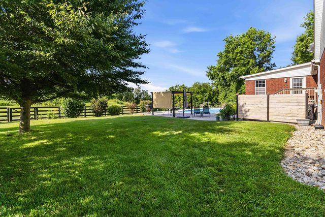 136 General Cleburne Drive, Richmond, KY 40475