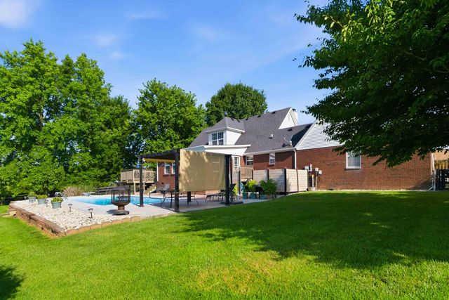 136 General Cleburne Drive, Richmond, KY 40475