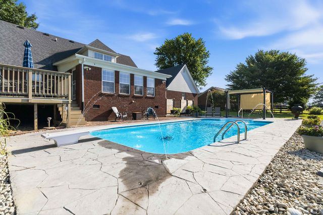 136 General Cleburne Drive, Richmond, KY 40475