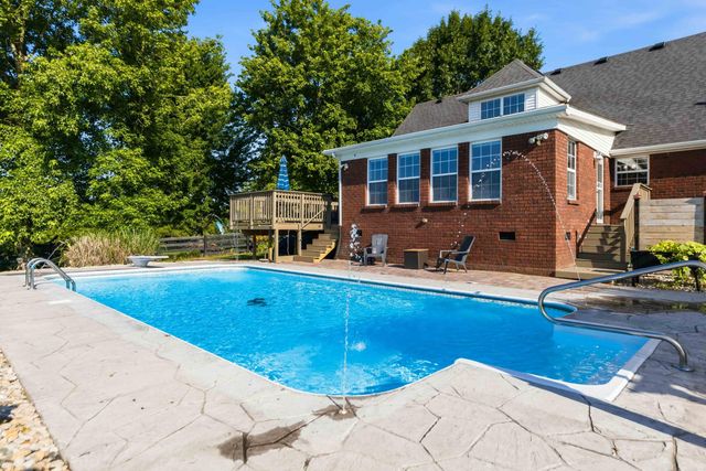 136 General Cleburne Drive, Richmond, KY 40475