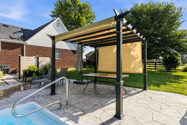 136 General Cleburne Drive, Richmond, KY 40475