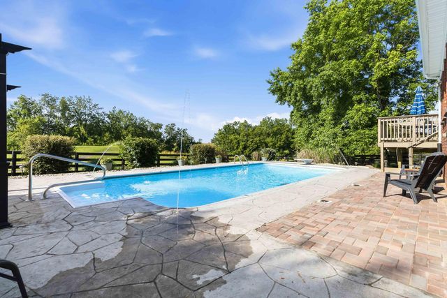 136 General Cleburne Drive, Richmond, KY 40475