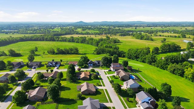 136 General Cleburne Drive, Richmond, KY 40475