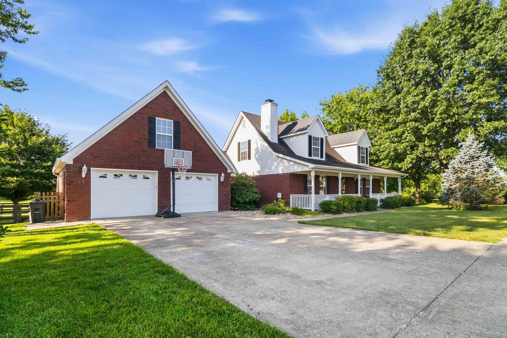 136 General Cleburne Drive, Richmond, KY 40475