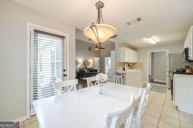 6130 Devonshire Drive, Flowery Branch, GA 30542