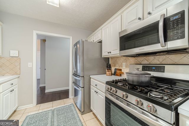 6130 Devonshire Drive, Flowery Branch, GA 30542