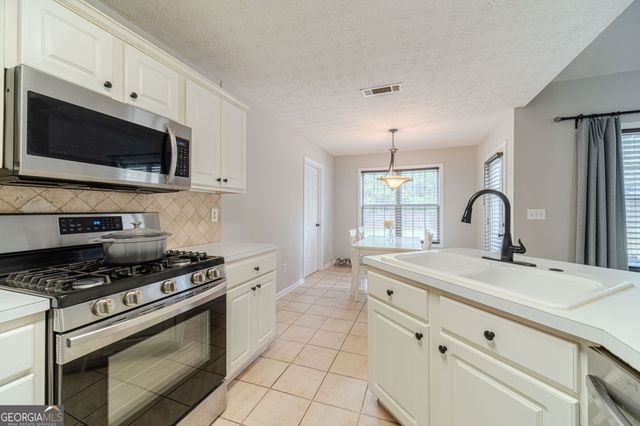 6130 Devonshire Drive, Flowery Branch, GA 30542