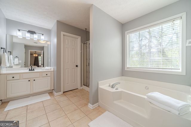 6130 Devonshire Drive, Flowery Branch, GA 30542