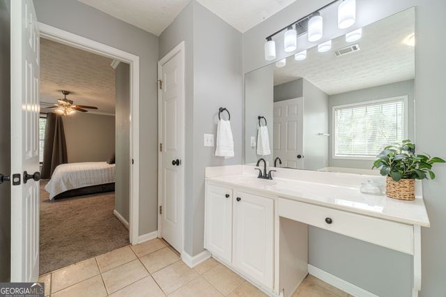 6130 Devonshire Drive, Flowery Branch, GA 30542