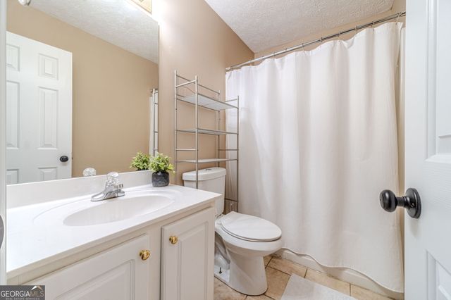 6130 Devonshire Drive, Flowery Branch, GA 30542