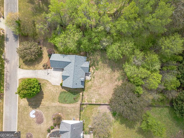 6130 Devonshire Drive, Flowery Branch, GA 30542