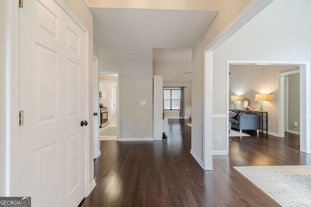 6130 Devonshire Drive, Flowery Branch, GA 30542