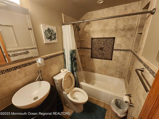 26 Lincroft Avenue, Old Bridge, NJ 08857