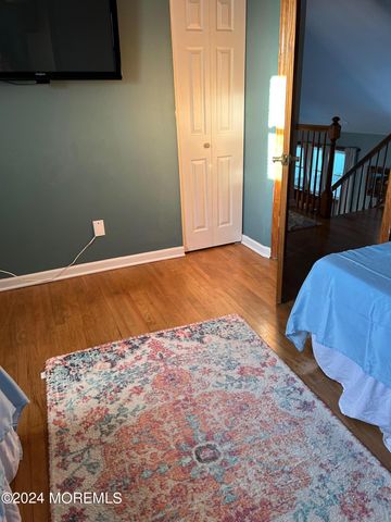 26 Lincroft Avenue, Old Bridge, NJ 08857