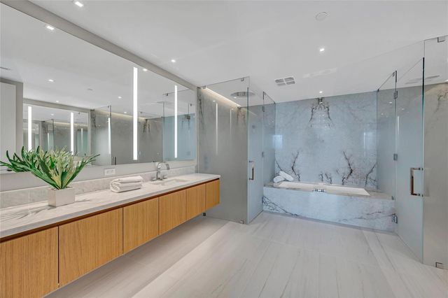 2241 SE 17th Street 601, Fort Lauderdale, FL 33316