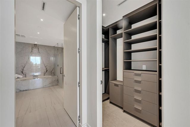 2241 SE 17th Street 601, Fort Lauderdale, FL 33316