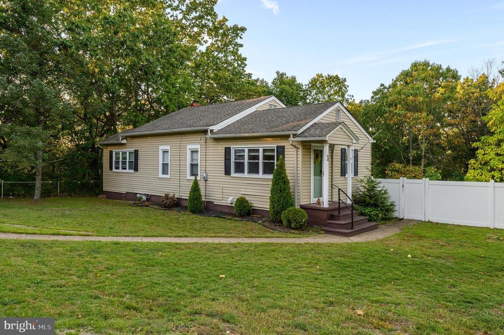 54 WOODLAND AVE, Clementon, NJ 08021