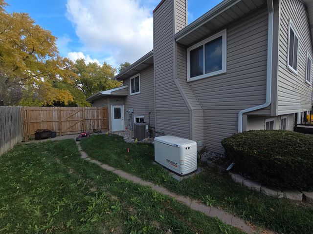 1429 W 74th Place, Merrillville, IN 46410