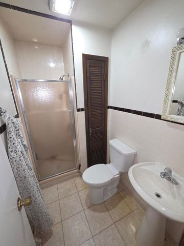 1429 W 74th Place, Merrillville, IN 46410