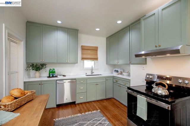 1410 Sherman St, Alameda, CA 94501