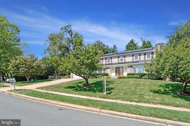 7730 FALSTAFF RD, Mclean, VA 22102