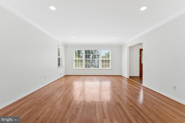 7730 FALSTAFF RD, Mclean, VA 22102