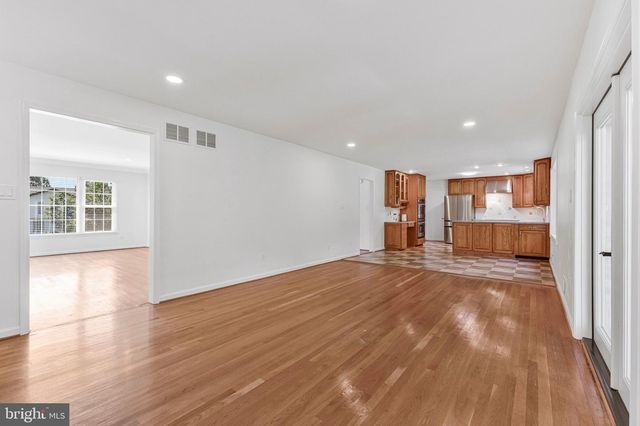 7730 FALSTAFF RD, Mclean, VA 22102