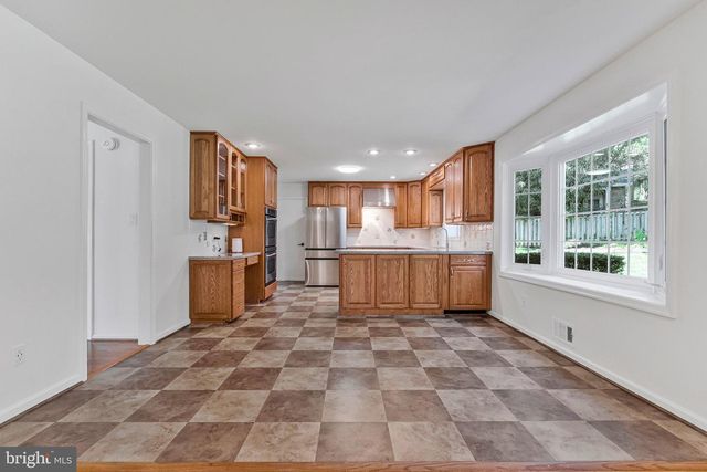 7730 FALSTAFF RD, Mclean, VA 22102