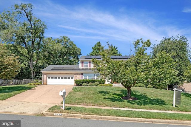 7730 FALSTAFF RD, Mclean, VA 22102