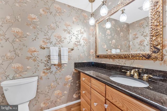 7730 FALSTAFF RD, Mclean, VA 22102