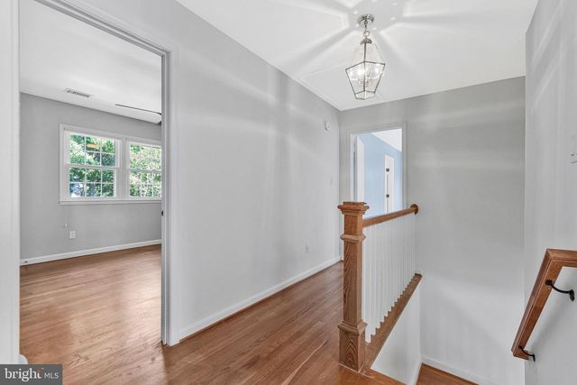7730 FALSTAFF RD, Mclean, VA 22102