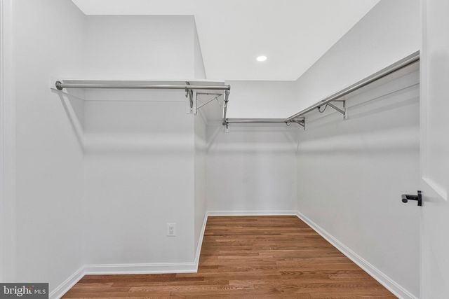 7730 FALSTAFF RD, Mclean, VA 22102