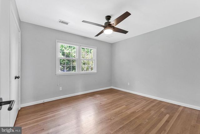 7730 FALSTAFF RD, Mclean, VA 22102