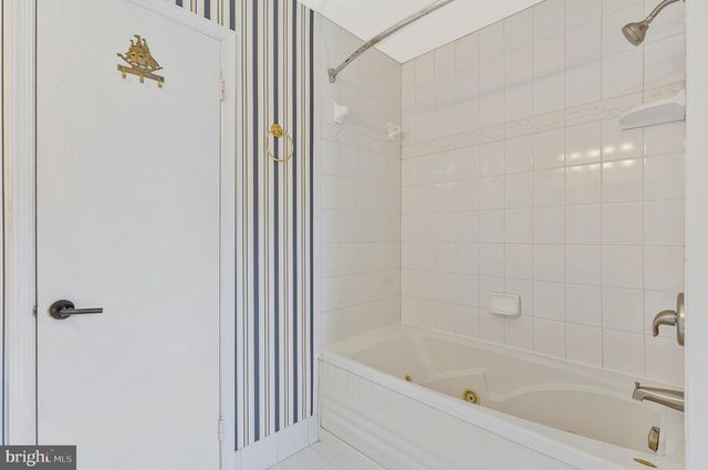 7730 FALSTAFF RD, Mclean, VA 22102
