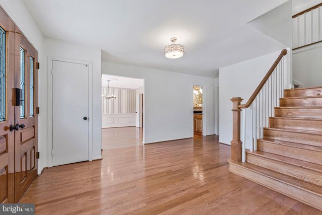 7730 FALSTAFF RD, Mclean, VA 22102