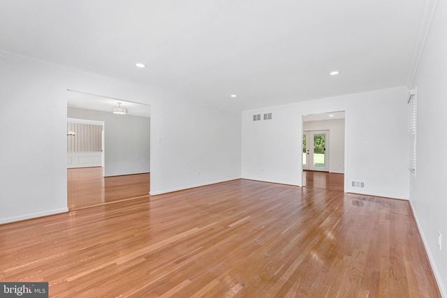 7730 FALSTAFF RD, Mclean, VA 22102
